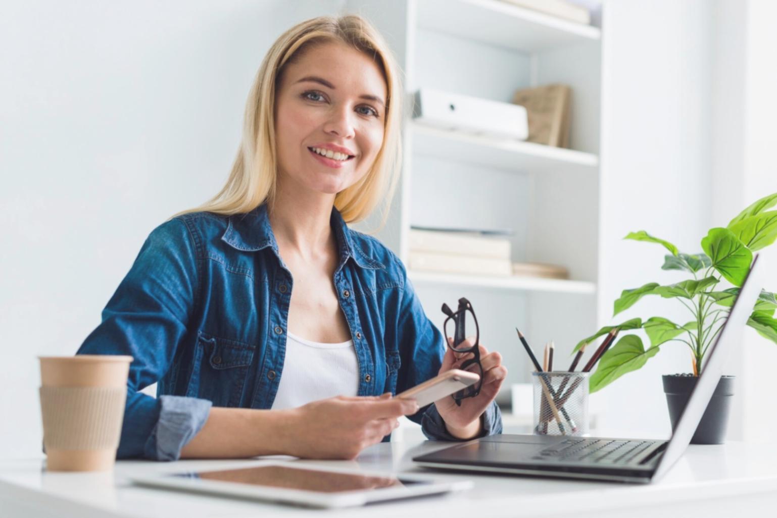 Analyse des outils de gestion budgétaire existants avec ordinateur et documents financiers